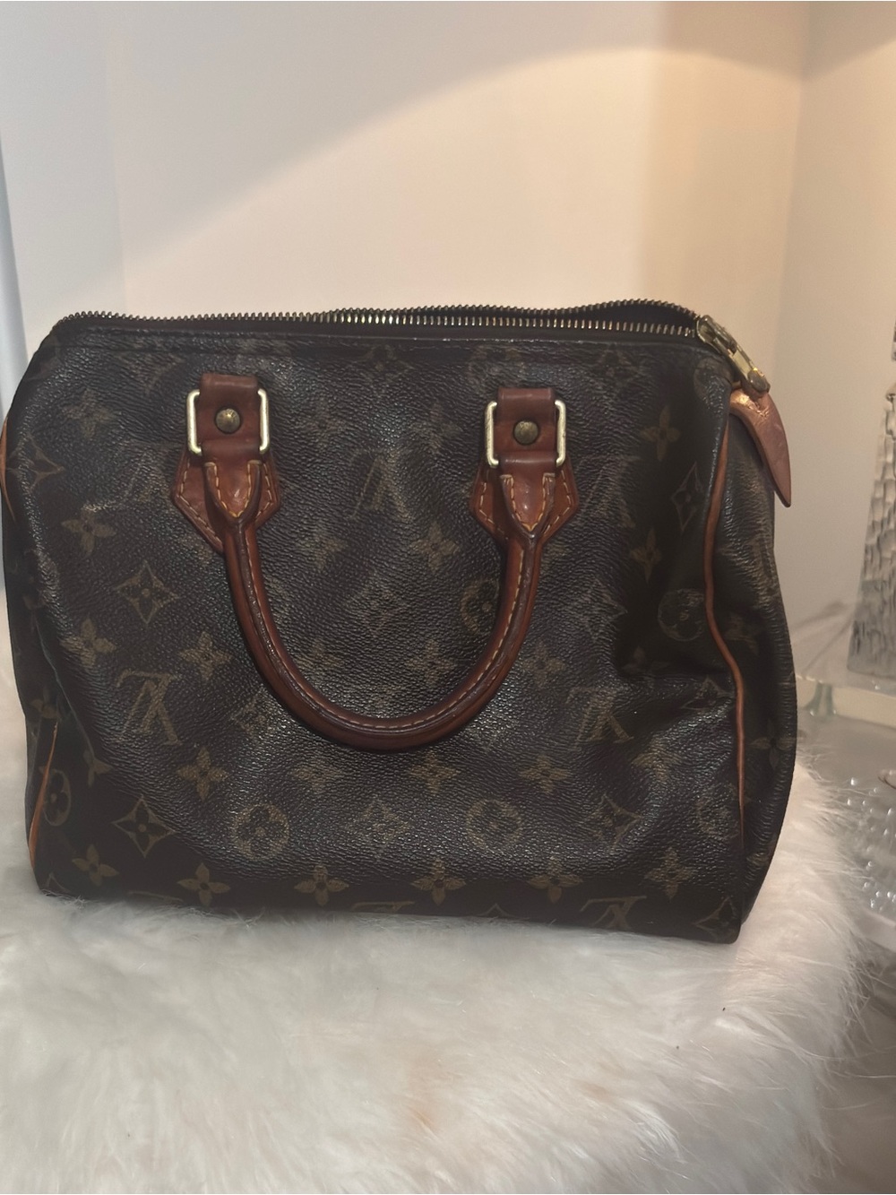 A true vintage Louis Vuitton Speedy 25 w/ Lock